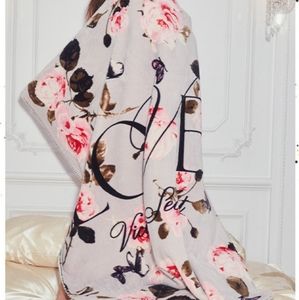 Beautiful floral sherpa blanket